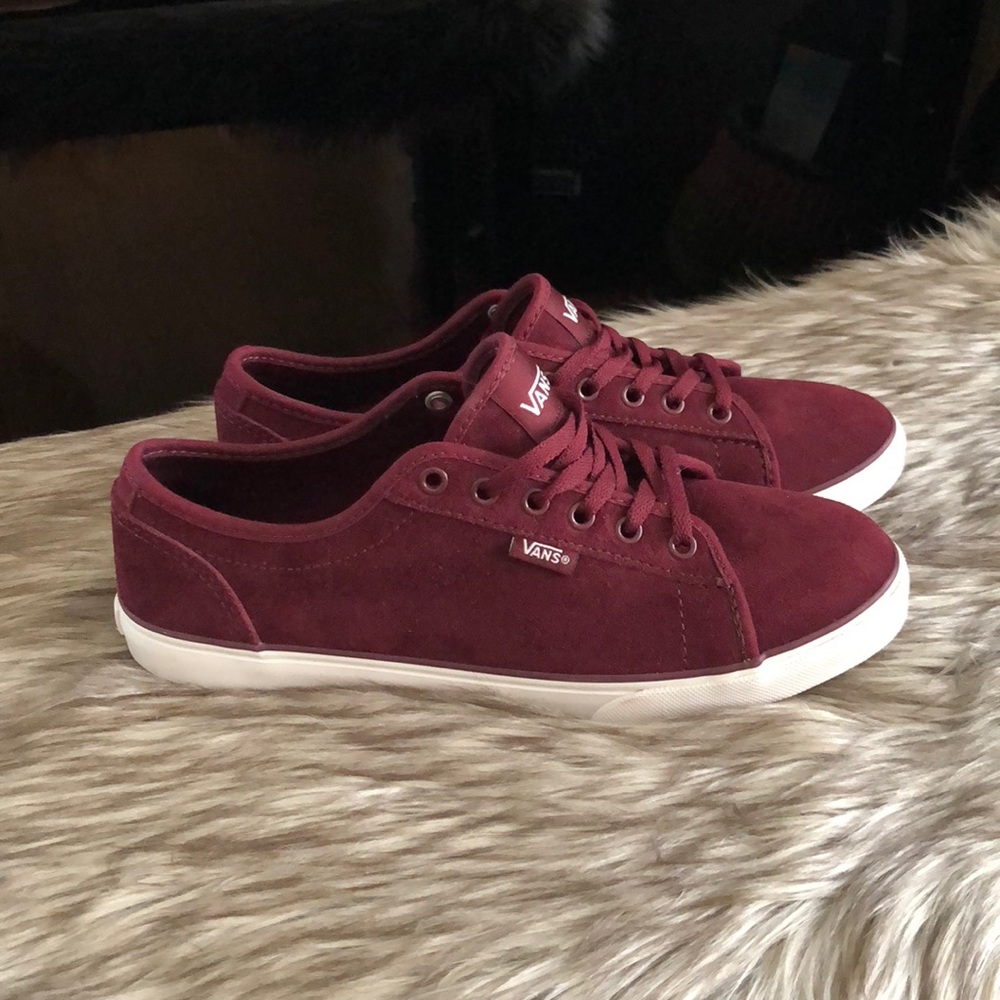 Maroon low cut Vans (NEW)